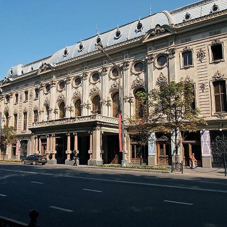 Parliament On Rustaveli Studio Тбилиси Экстерьер фото